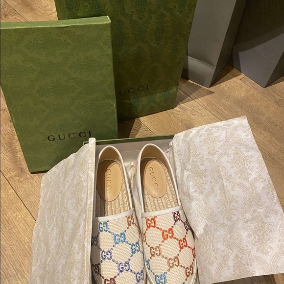 Gucci colourful shoes it’s not used - Picture 3 of 3